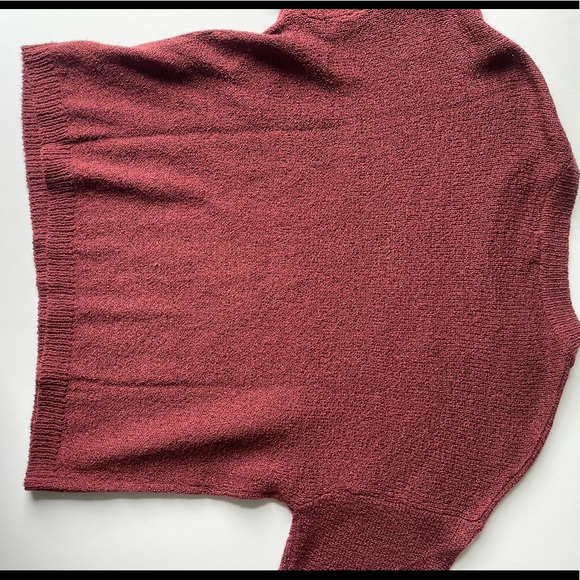 Garage Sweater - Picture 4 of 4